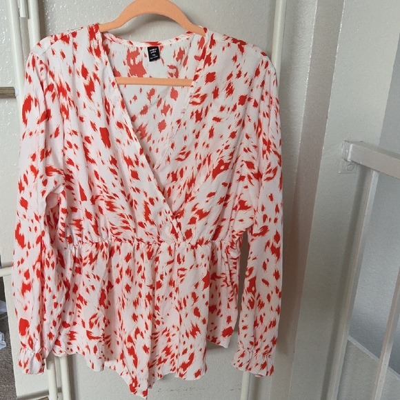 SHEIN Tops - SHEIN Women's Blouse in Red and White Pattern